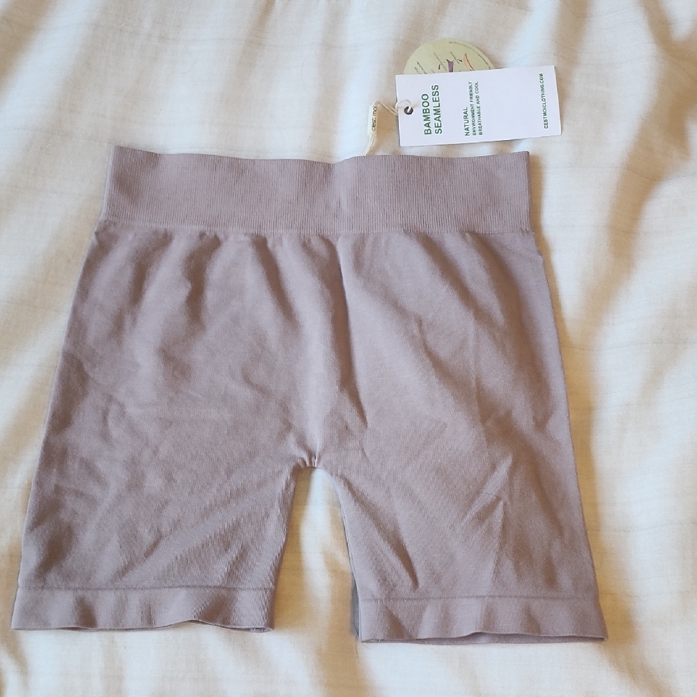 Women's Seamless Shorts - Taupe